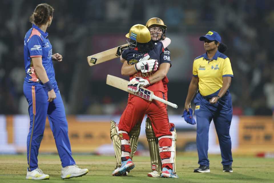Nadine de Klerk gets hugged by Prema Rawat after the win, Mumbai Indians vs Royal Challengers Bengaluru, WPL, Navi Mumbai, January 9, 2026