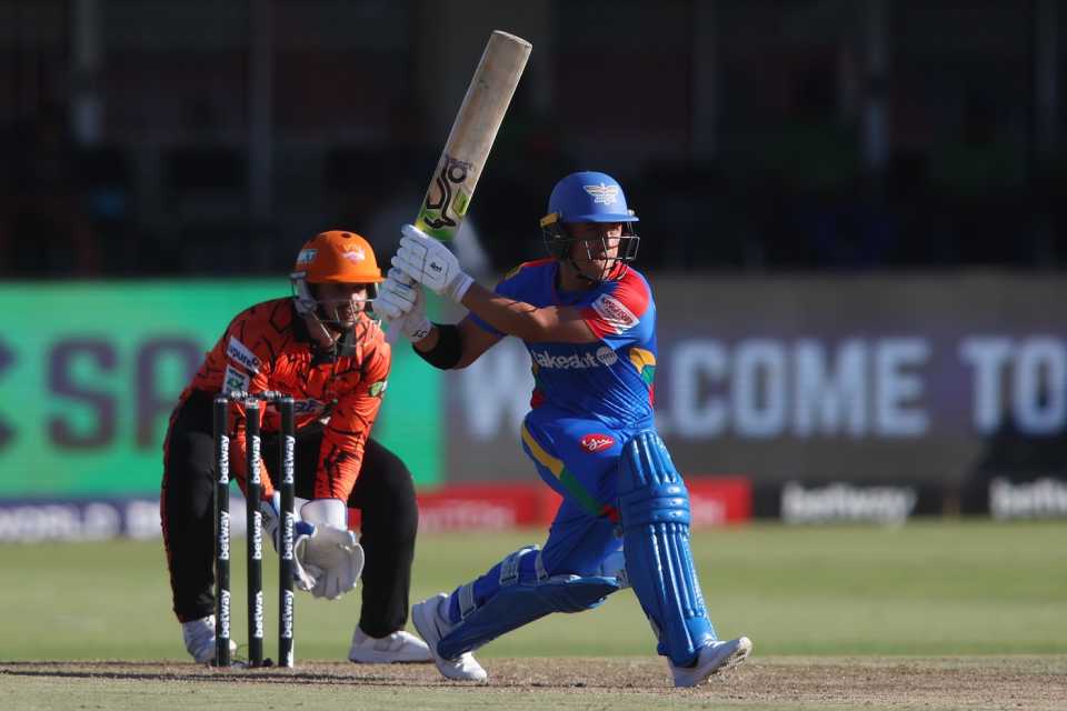 Marques Ackerman gets ready to reverse-sweep, Sunrisers Eastern Cape vs Durban's Super Giants, SA20, Gqeberha, January 11, 2026