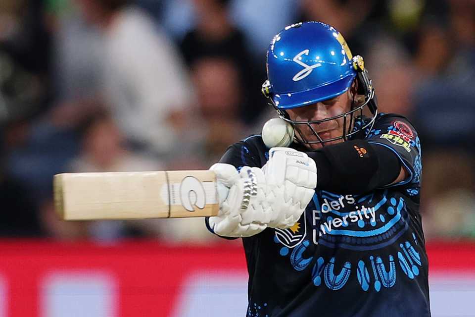 Cameron Boyce took a blow to the helmet, Melbourne Stars vs Adelaide Strikers, Big Bash League, Melbourne, January 13, 2026