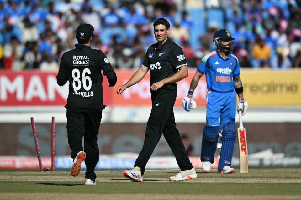 Virat Kohli chopped on against Kristian Clarke, India vs New Zealand, 2nd ODI, Rajkot, January 14, 2026