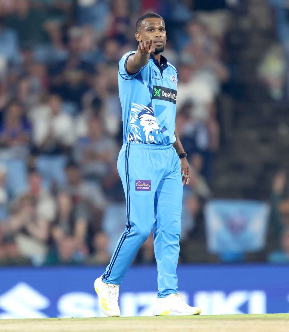 Lizaad Williams struck in his first two overs to dismiss the openers, Pretoria Capitals vs Paarl Royals, SA20, Centurion, January 15, 2026