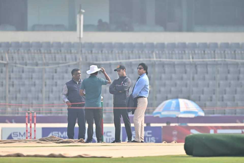Aminul Islam speaks to match officials, Chattogram Royals vs Noakhali Express, BPL, Dhaka, January 15, 2026