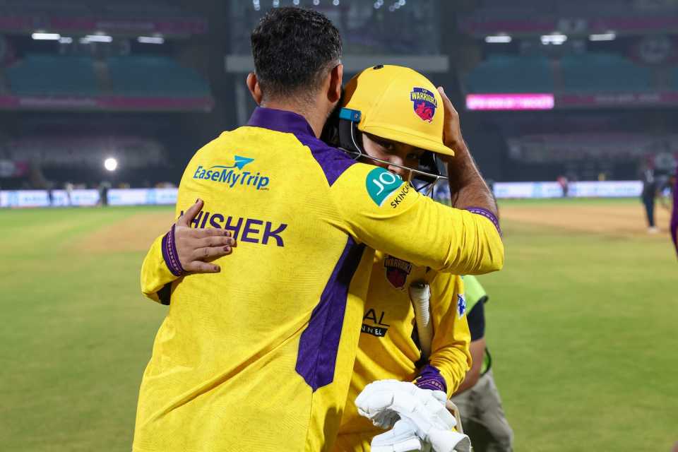 Abhishek Nayar gives Harleen Deol a hug after the win, Mumbai Indians vs UP Warriorz, WPL, Navi Mumbai, January 15, 2026