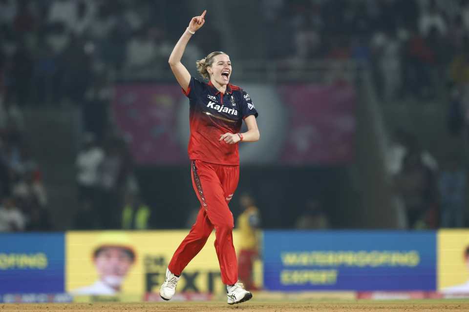 Lauren Bell got two wickets in an over, Gujarat Giants vs Royal Challengers Bengaluru, WPL, Navi Mumbai, January 16, 2026