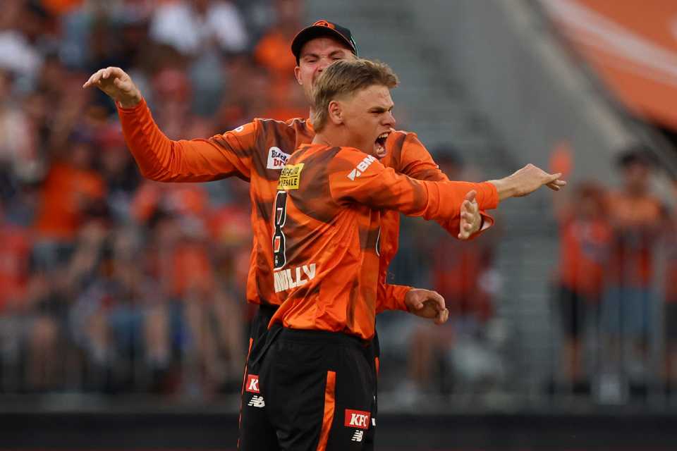 Cooper Connolly again made an impact with the ball, Perth Scorchers vs Sydney Sixers, BBL, Qualifier, Optus Stadium, January 20, 2026