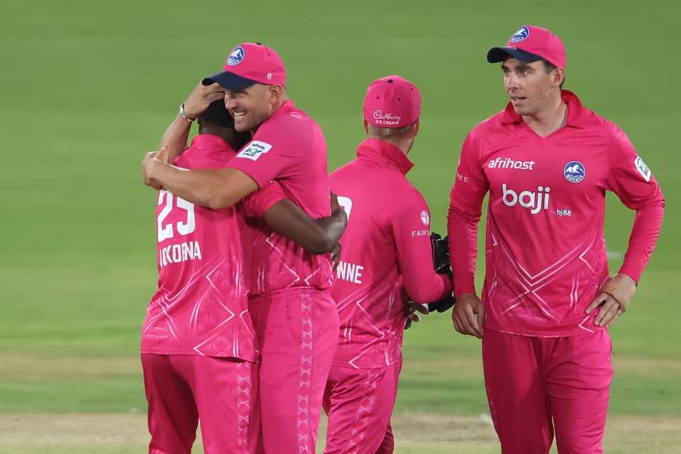 The Paarl Royals players celebrate a wicket, Paarl Royals vs Joburg Super Kings, SA20, Centurion, January 22, 2026