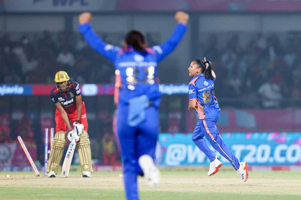 Shabnim Ismail celebrates a wicket, Mumbai Indians vs Royal Challengers Bengaluru, WPL 2026, Vadodara, January 26, 2026