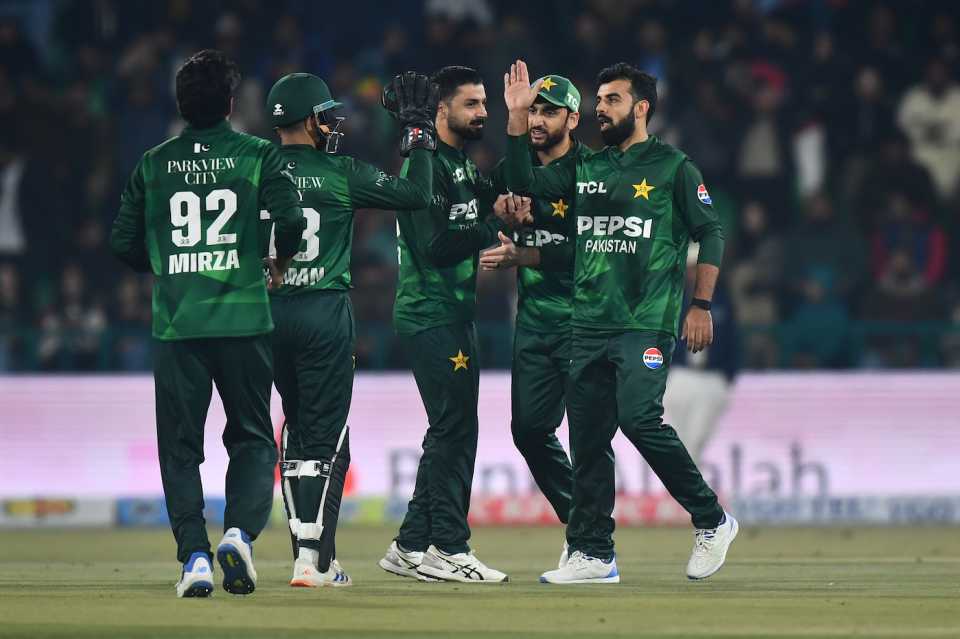 Shadab Khan, Salman Agha celebrate Mat Renshaw's wicket, Pakistan vs Australia, 1st T20I, Lahore, January 29, 2026