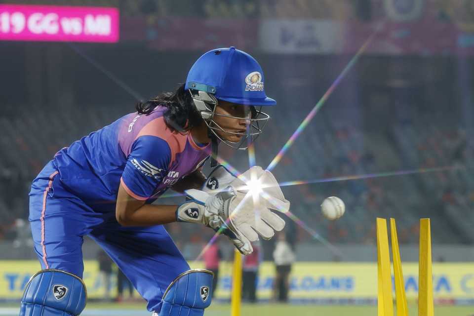 Rahila Firdous does her wicketkeeping drill, Gujarat Giants vs Mumbai Indians, WPL, Vadodara, January 30, 2026