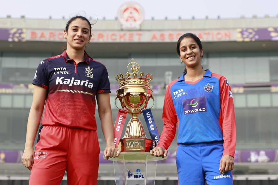 RCB captain Smriti Mandhana and DC captain Jemimah Rodrigues pose with the WPL trophy, Vadodara, February 4, 2026