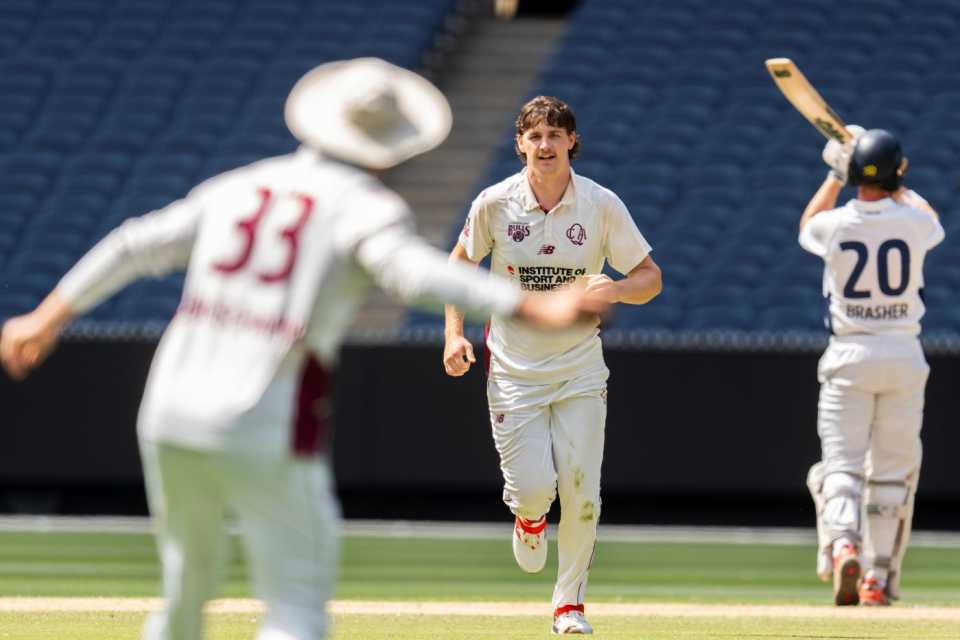 Tom Straker took the winning wicket with Dylan Brasher holing out, Victoria vs Queensland, Sheffield Shield, MCG, February 7, 2026