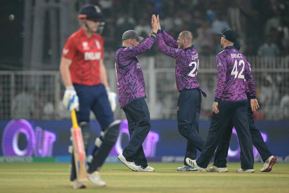 Harry Brook troops off after falling to Michael Leask, England vs Scotland, T20 World Cup, Group C, Kolkata, February 14, 2026