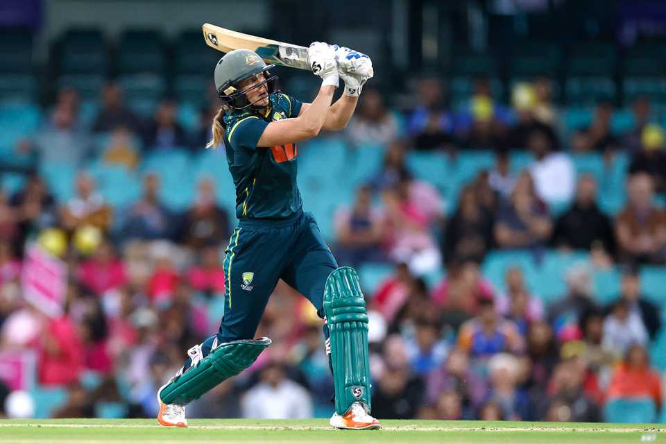 Ellyse Perry goes down the ground, Australia vs India, 1st T20I, SCG, February 15, 2026