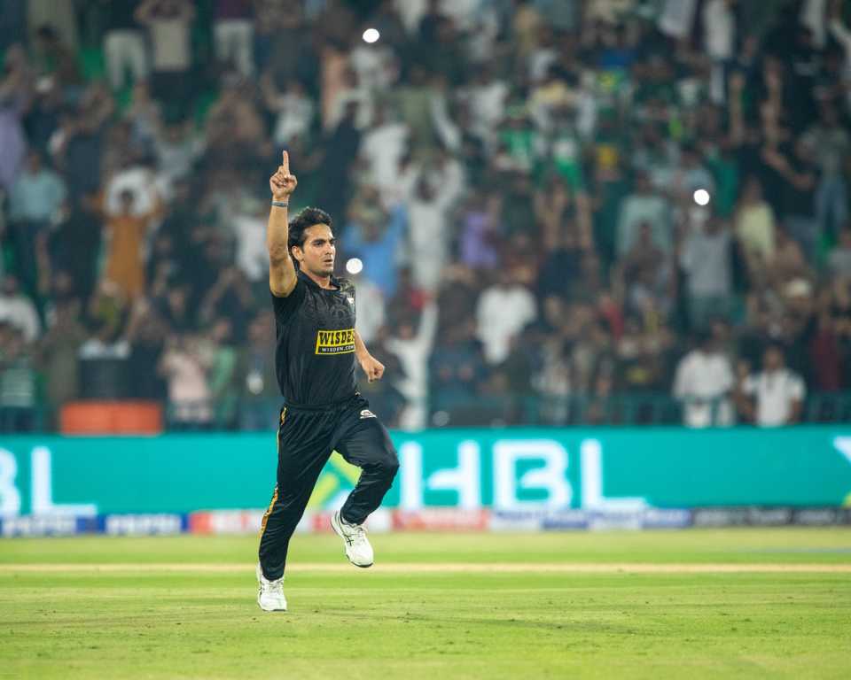 Hunain Shah defended five runs in the final over to take Kingsmen into the final, Hyderabad Kingsmen vs Islamabad United, PSL 2026 Eliminator 2, Lahore, May 1, 2026