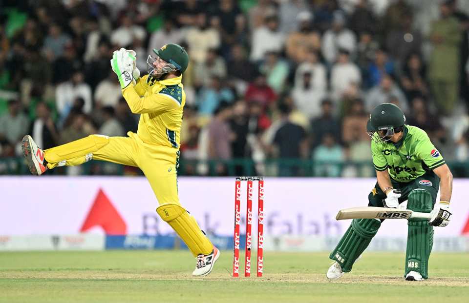 Josh Inglis takes a sharp chance, Pakistan vs Australia, 3rd ODI, Lahore, June 4, 2026