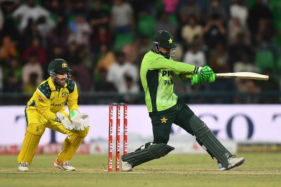 Shadab Khan made another impact with the bat, Pakistan vs Australia, 3rd ODI, Lahore, June 4, 2026