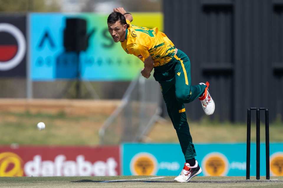 Duan Jansen took 3 wickets.