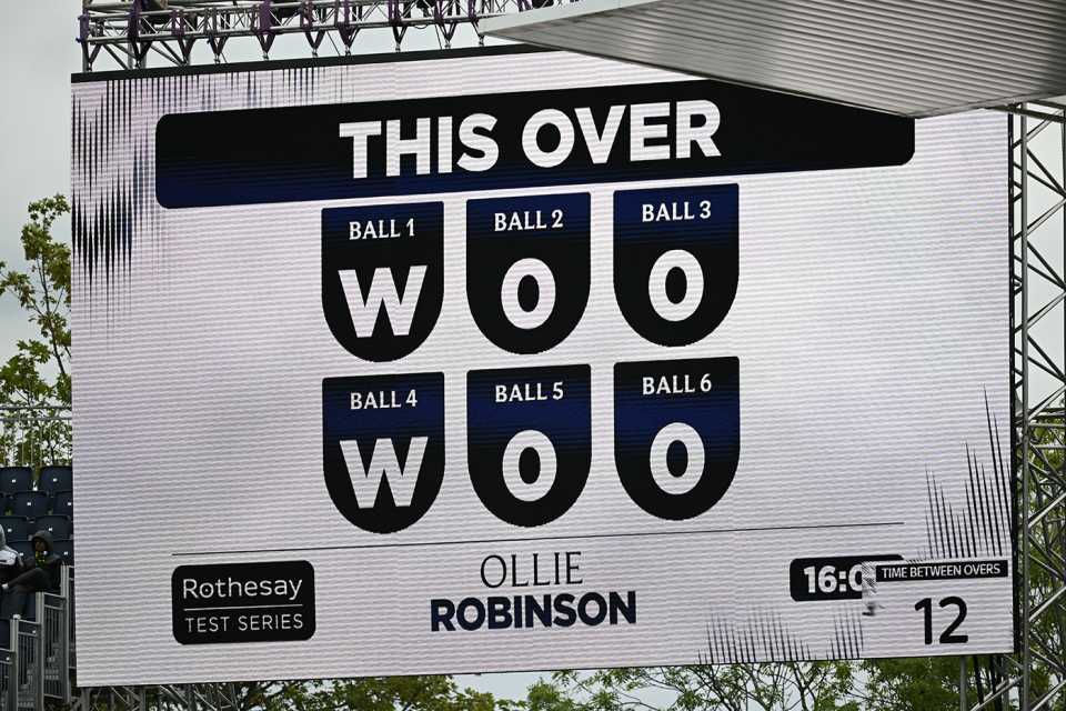 The big screen displays Ollie Robinson's double-wicket maiden, England vs Pakistan, 3rd Men's Test, Edgbaston, 2nd Day, September 10, 2026