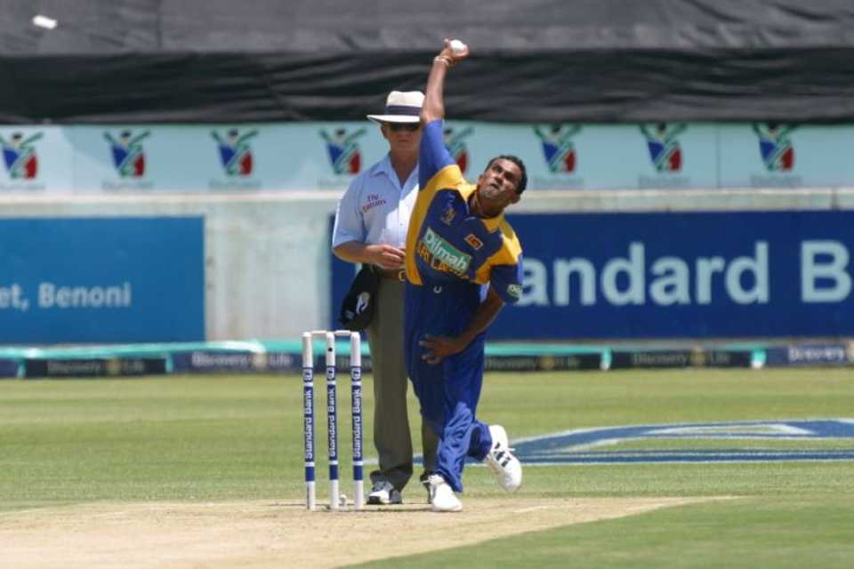 Chamila Gamage about to bowl