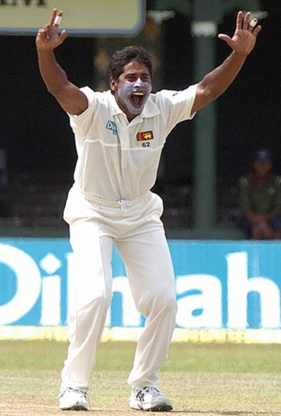 Chaminda Vaas appeals successfully against Mohammad Ashraful, Sri Lanka v Bangladesh, 2nd Test, Colombo, September 22, 2005