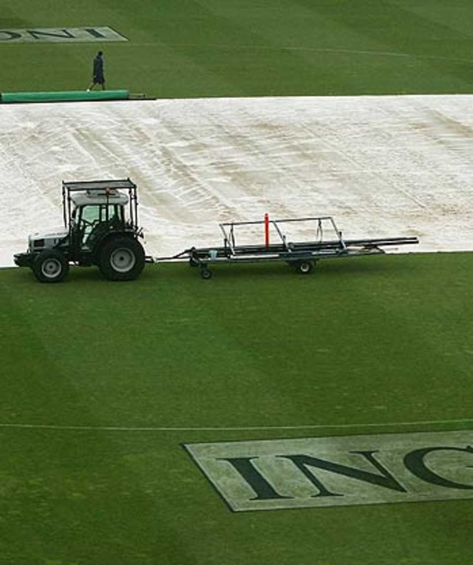 Rain forced the ING Cup match between NSW and Tasmania to be abandoned 