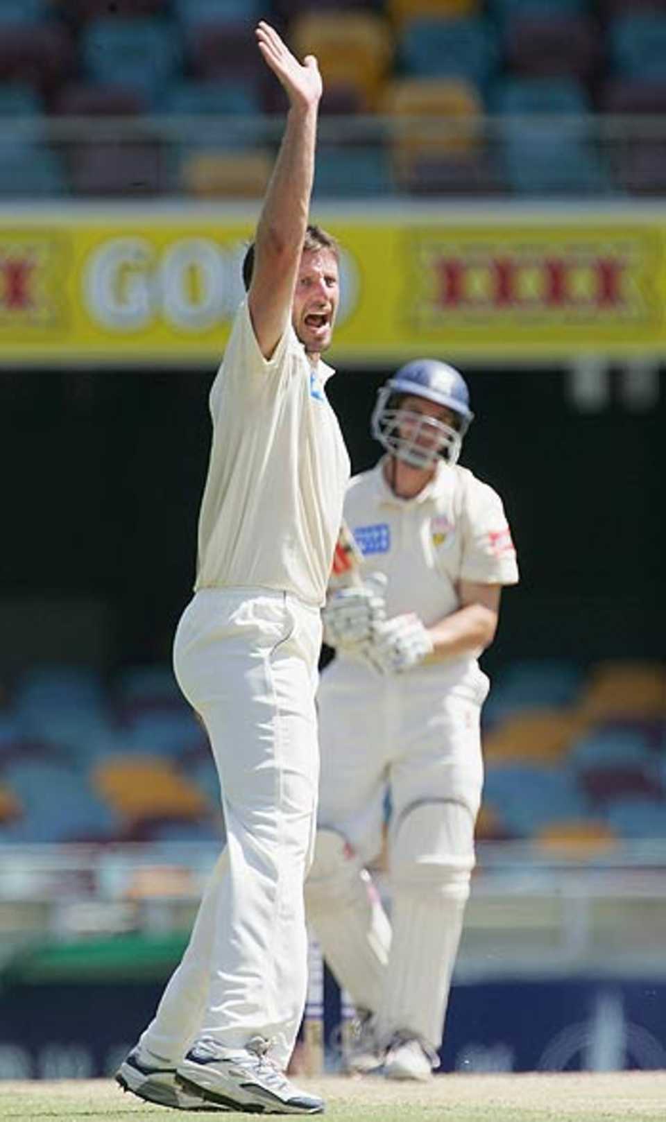Michael Kasprowicz successfully appeals on his way to an eight-wicket haul, Queensland v Victoria, Brisbane, 3rd day, November 20, 2005