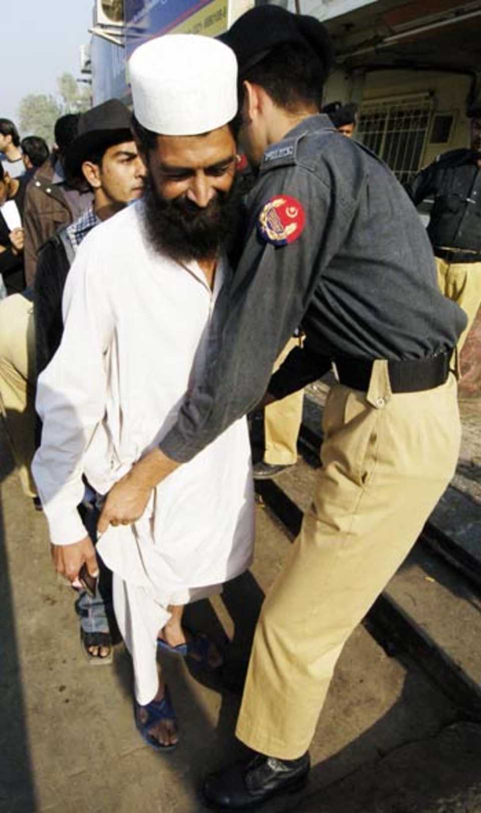 Tight security ahead of the third day's play, Pakistan v England, 2nd Test, Faisalabad, November 22, 2005
