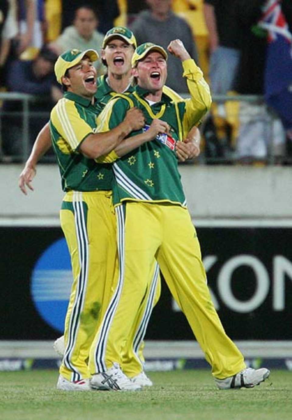 Hitting the stumps when it matters: Michael Clarke nails Brendon McCullum, New Zealand v Australia, 2nd ODI, Wellington, December 7, 2005