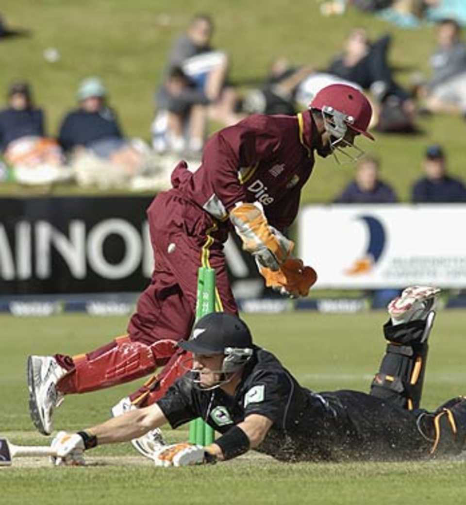 Denesh Ramdin runs out Brendon McCullum, New Zealand v West Indies, 2nd ODI, Queenstown, February 22, 2006