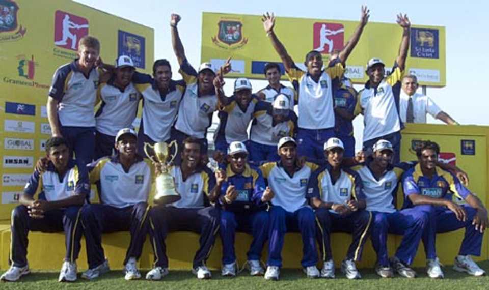 Sri Lanka celebrate their 2-1 series win in Bangladesh, Bangladesh v Sri Lanka, 3rd ODI, Chittagong, February 25, 2006