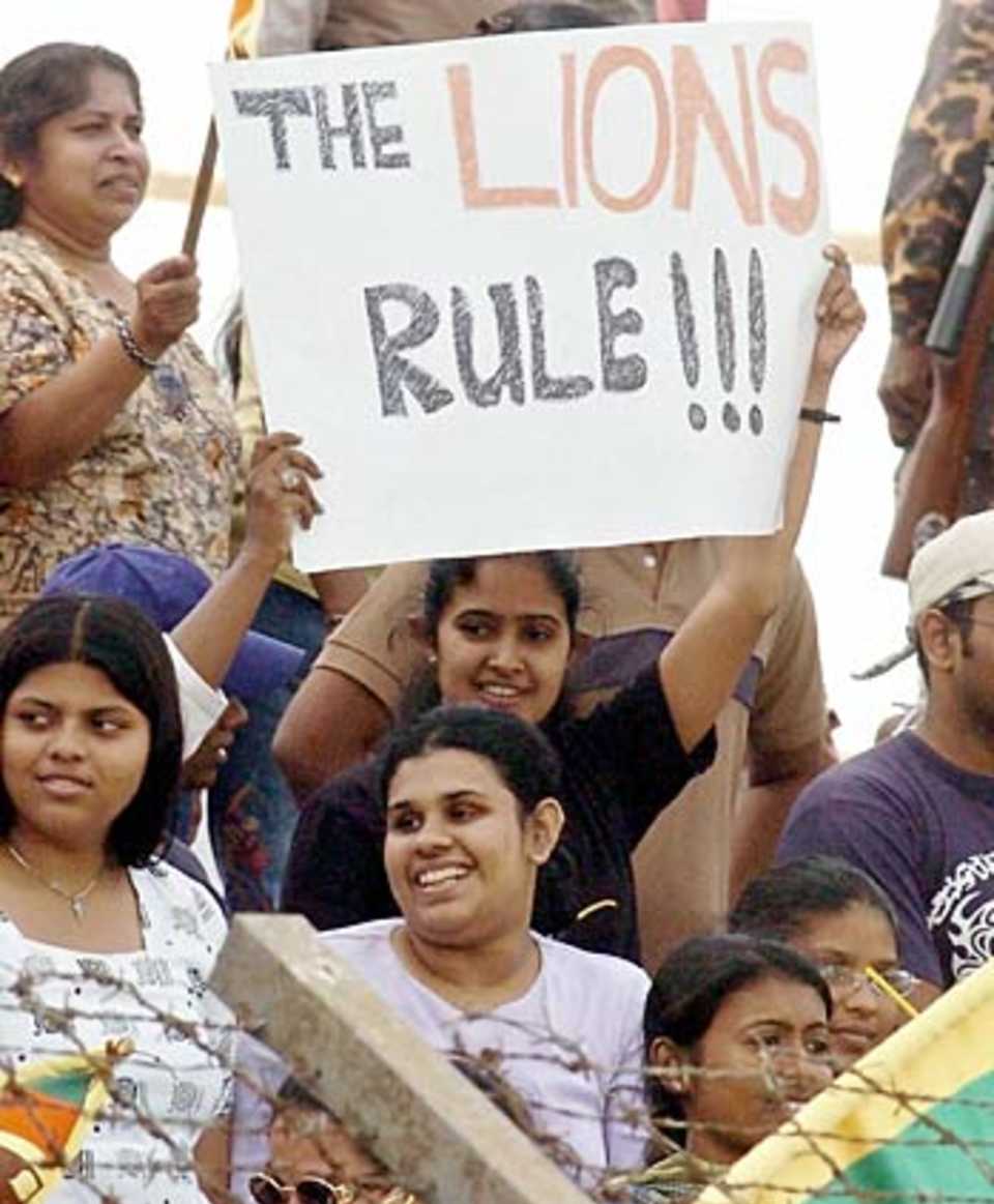 Sri Lanka fans celebrate victory, Bangladesh v Sri Lanka, 1st Test, Chittagong, 4th day, March 3 2006