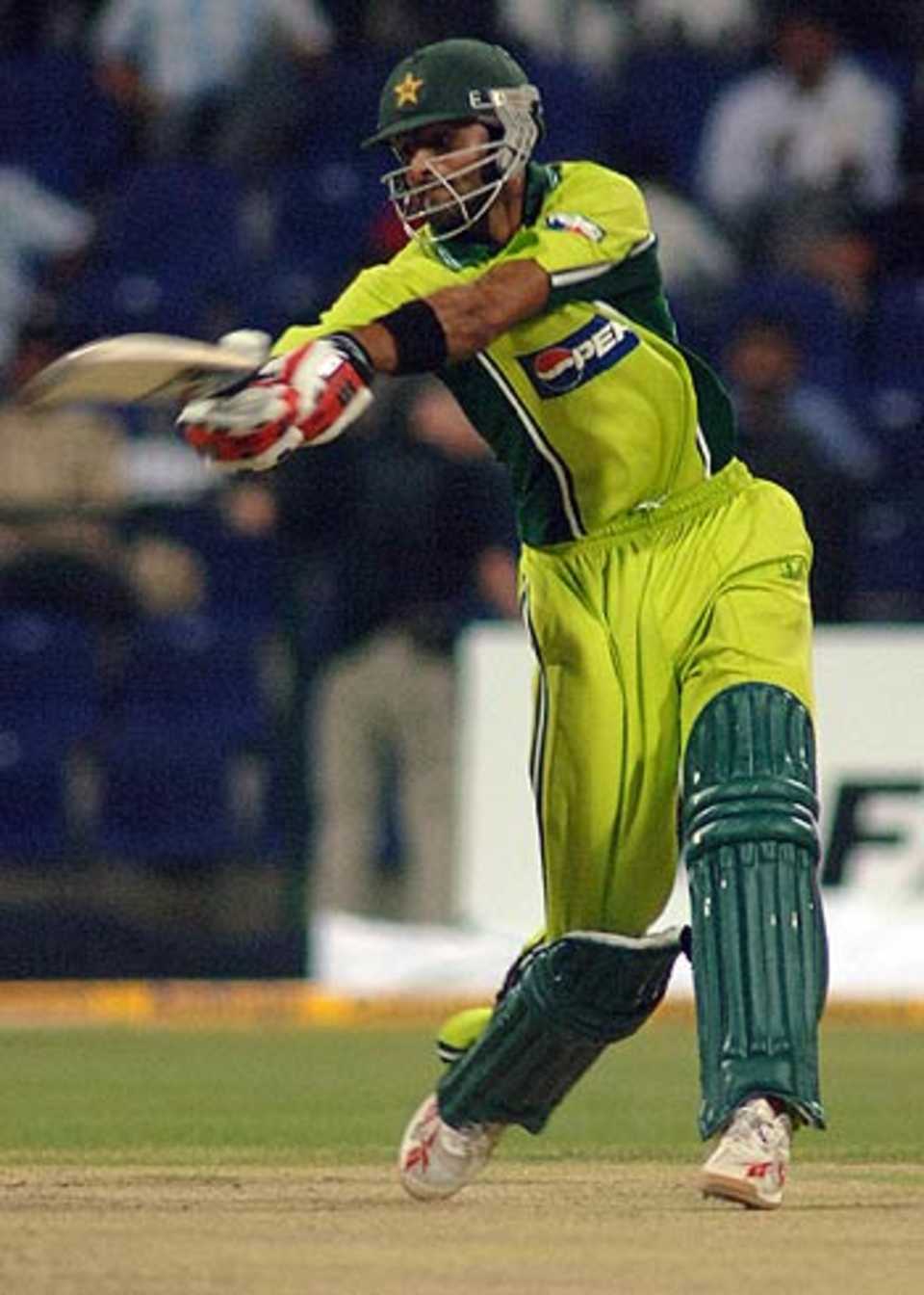 Shoaib Malik in action during Pakistan's run chase
