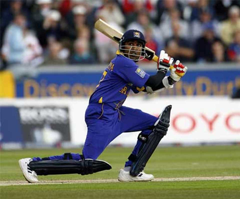 Mahela Jayawardene led Sri Lanka to a convincing win - and wrapped up the series, England v Sri Lanka, Chester-le-Street, June 24, 2006