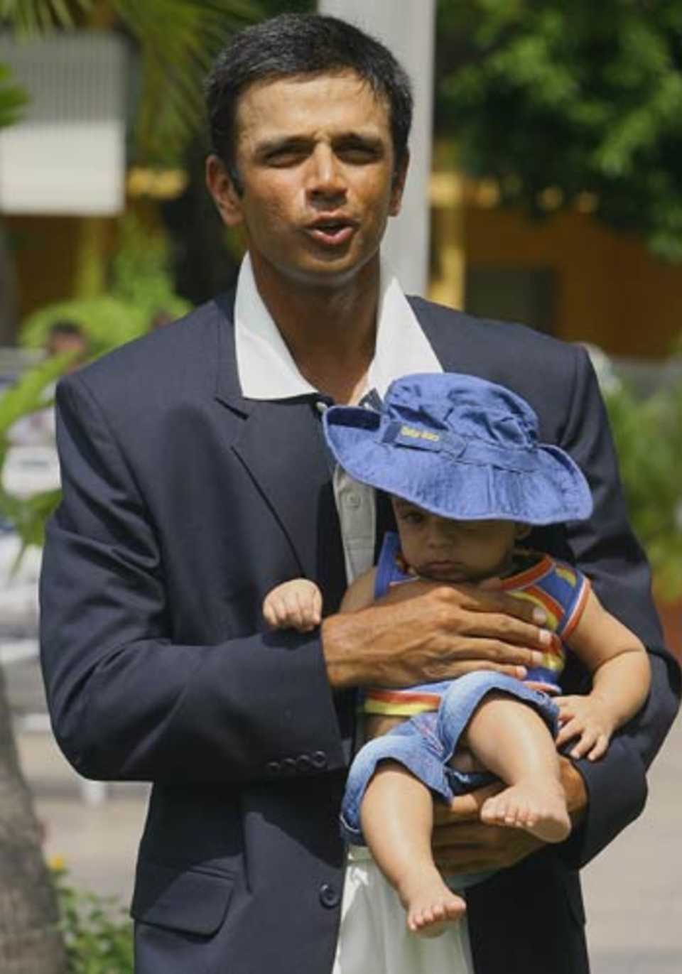 Rahul Dravid poses with his son Samit 