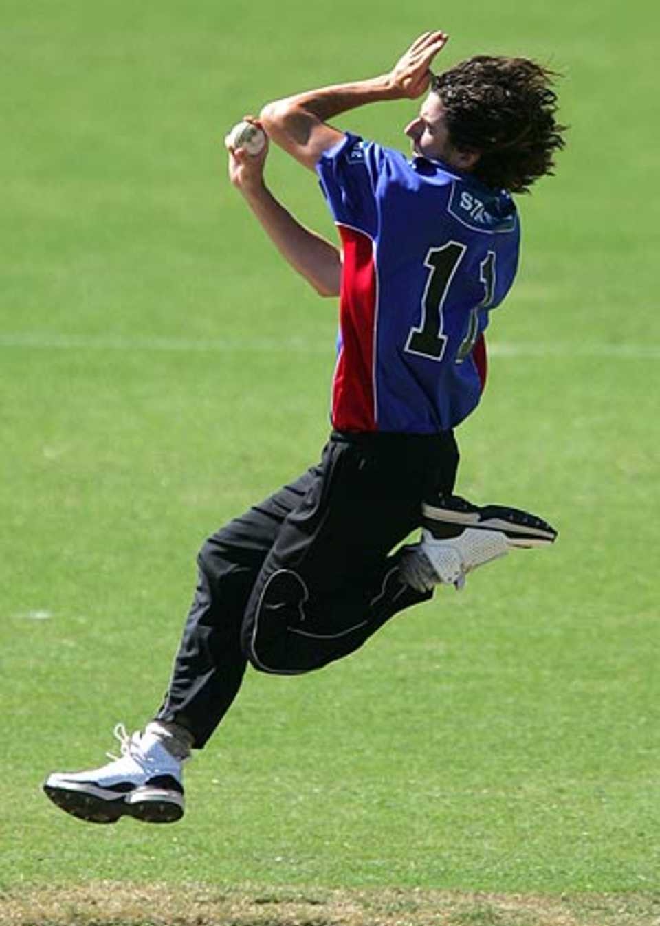 Richard Sherlock in action against Pakistan A, New Zealand A v Pakistan A, Top End Series, Darwin, July 9, 2006