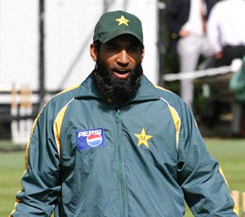 Mohammad Yousuf during the warm-up