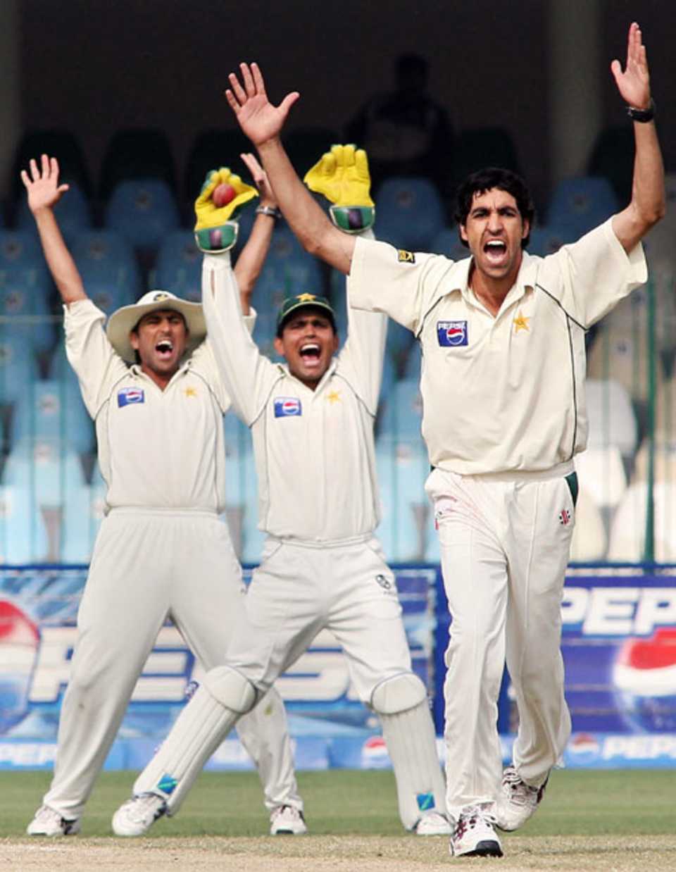 Umar Gul,  Kamran Akmal and Younis Khan appeal unsuccessfully for lbw against Shivnarine Chanderpaul, Pakistan v West Indies, 1st Test, Lahore,  November 14, 2006