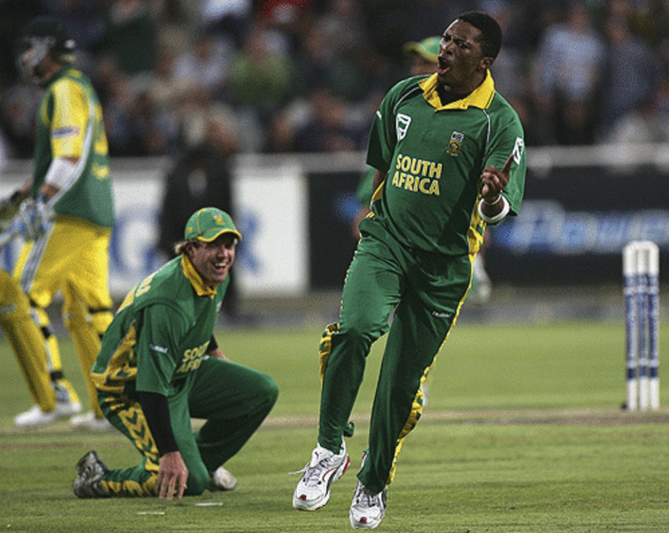 Makhaya Ntini roars his delight on his way to 6 for 22