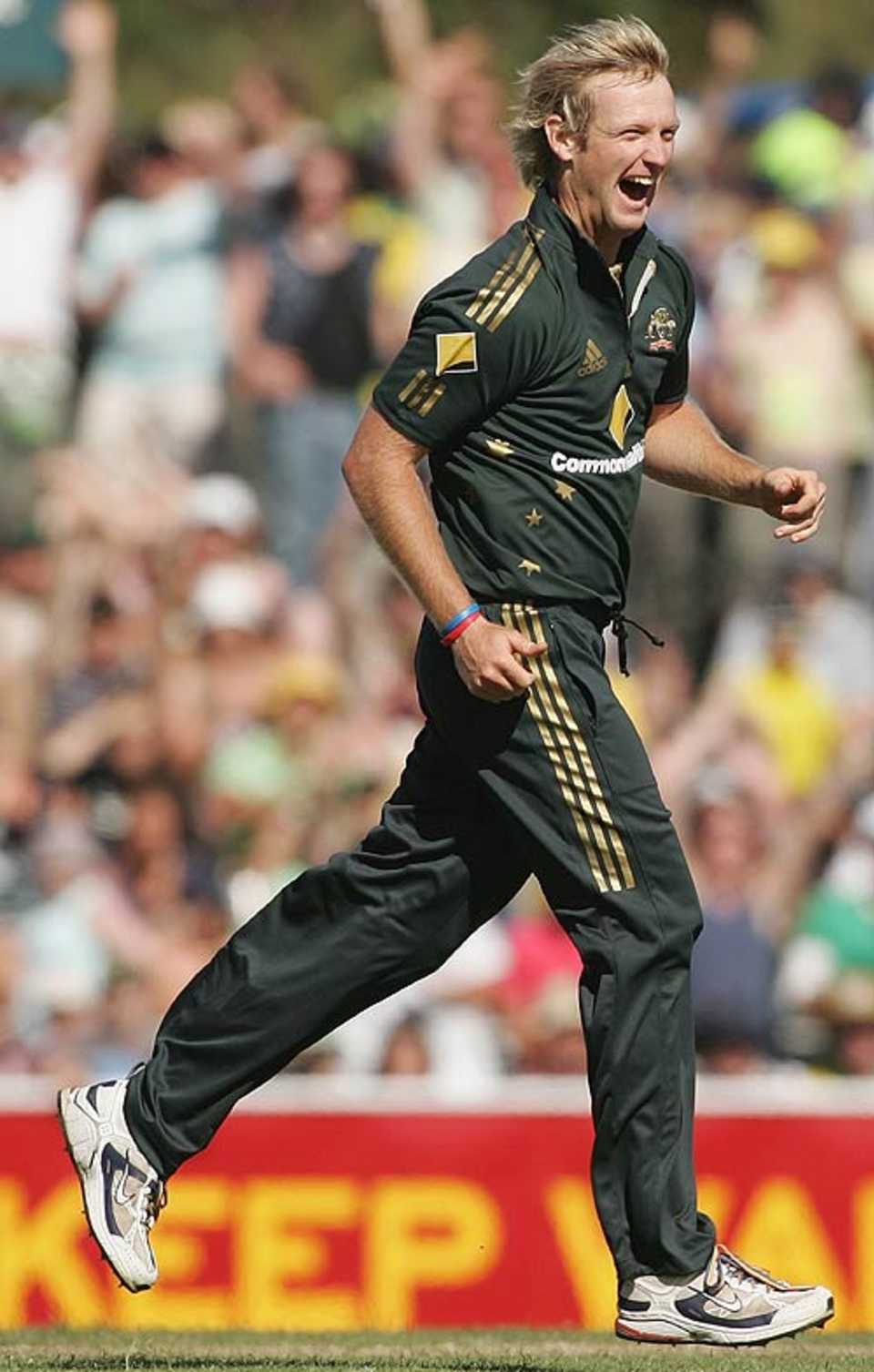 Cameron White celebrates the wicket of James Franklin, his second in seven ODIs, Australia v New Zealand, CB Series, 2nd match, Hobart, January 14, 2007