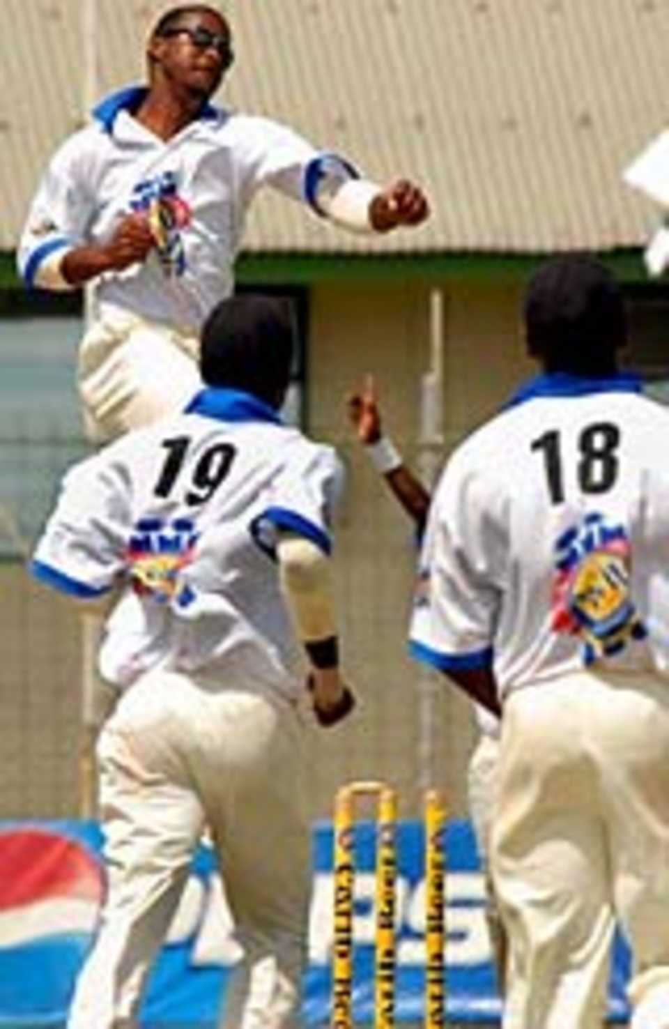 Dwayne Smith celebrates one of his four victims, Barbados v Trinidad & Tobago, Carib Challenge final, Pointe-a-Pierre, 3rd day, February 24, 2007