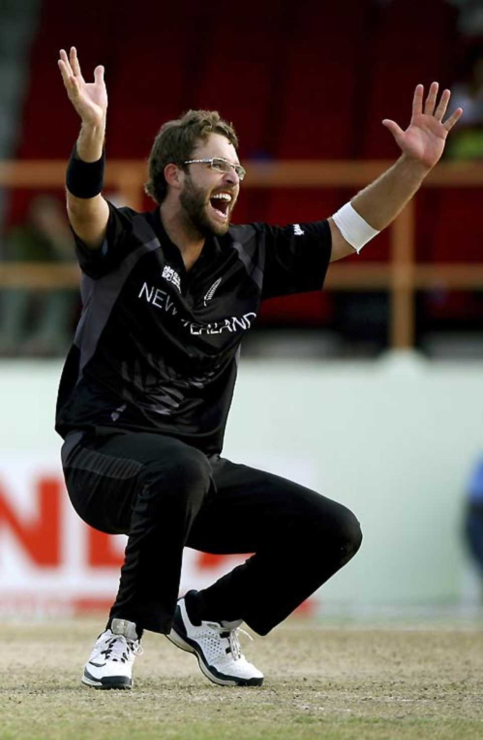 Daniel Vettori wins an appeal in his favour, Ireland v New Zealand, Super Eights, Guyana, April 9, 2007 