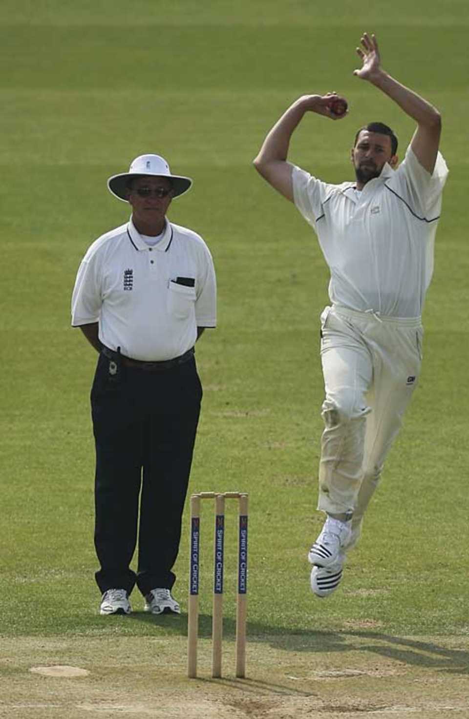 Steve Harmison bounds in for MCC at Lord's, MCC v Sussex, Lord's, April 16, 2007