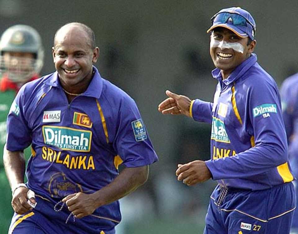 Sanath Jayasuriya and Mahela Jayawardene are delighted at ending the 42-run resistance between Mushfiqur Rahim and Farhad Reza, Sri Lanka v Bangladesh, 1st ODI, Colombo, July 20, 2007