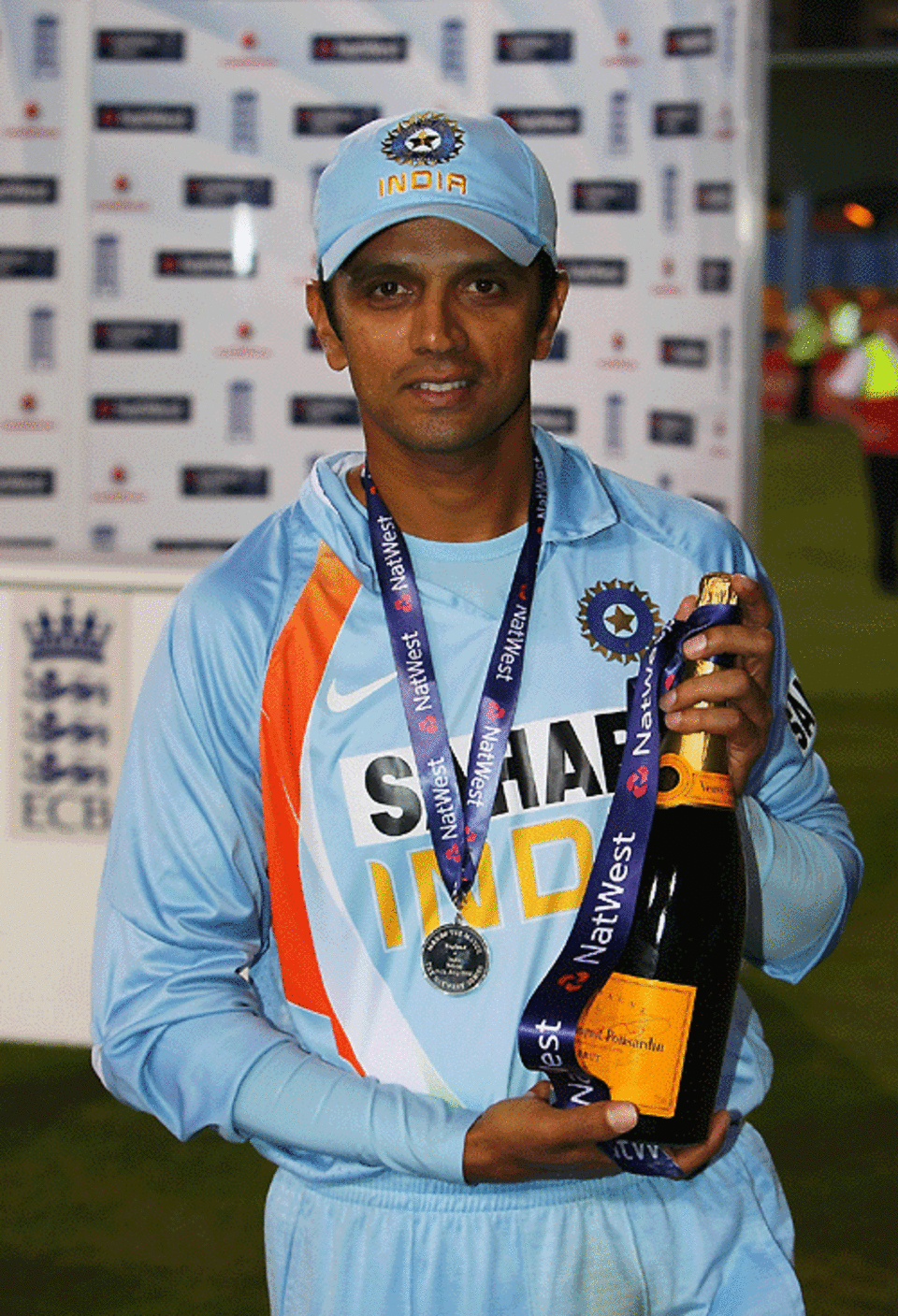 Rahul Dravid was named Man of the Match for his 63-ball 92