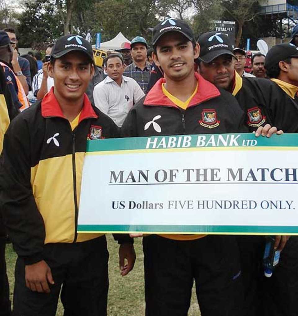 Nazimuddin, the debutant, with the Man-of-the-Match award