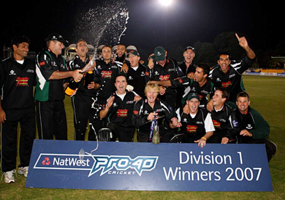 Worcestershire celebrate winning the Pro40 Division One title