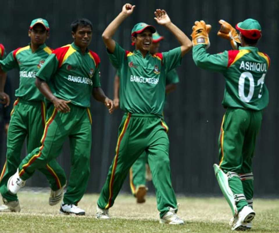 The Bangladesh players rejoice at the fall of a wicket, Bangladesh Under-19s v England Under-19s, Under-19 World Cup, Kuala Lumpur, February 22, 2008 
