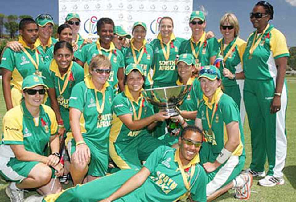 Winners South Africa pose with the trophy, South Africa v Pakistan, ICC Women's World Cup Qualifiers final, Stellenbosh, February 24, 2008
