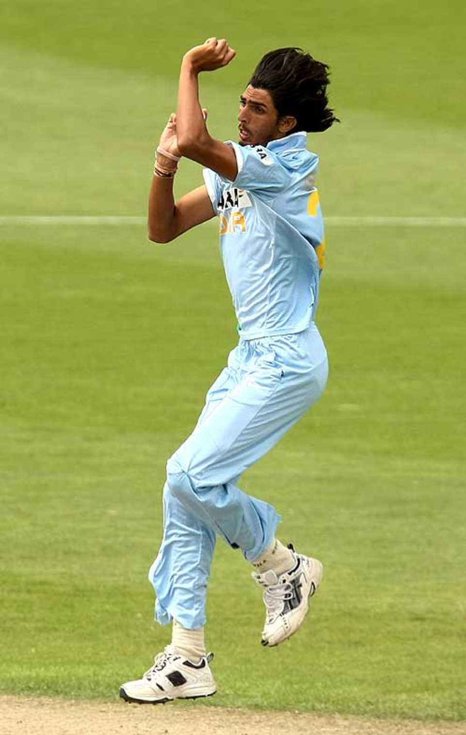 Ishant Sharma's 4 for 41 helped cripple Sri Lanka, India v Sri Lanka, 11th ODI, CB Series, Hobart, February 26, 2008