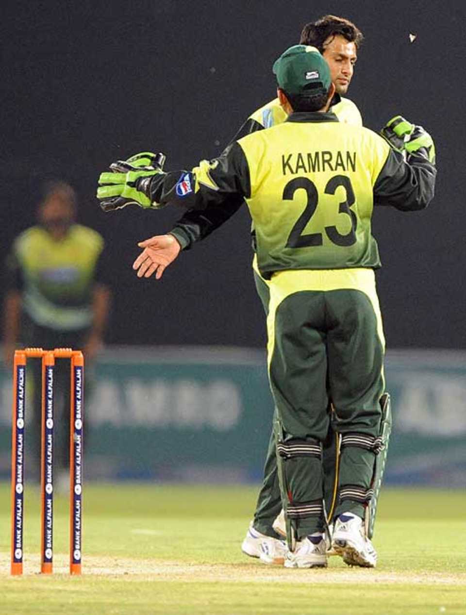 Shoaib Malik and Kamran Akmal combined to get Aftab Ahmed, Pakistan v Bangladesh, 3rd ODI, Lahore, April 13, 2008